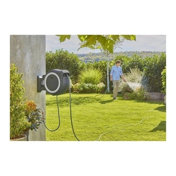 GARDENA 18642-55 Avvolgitubo da Parete a Batteria PowerRoll XL Solo Lunghezza Tubo 35 m Diametro 1,3 cm con Telecomando e Supporto Orientabile colore Nero Verde