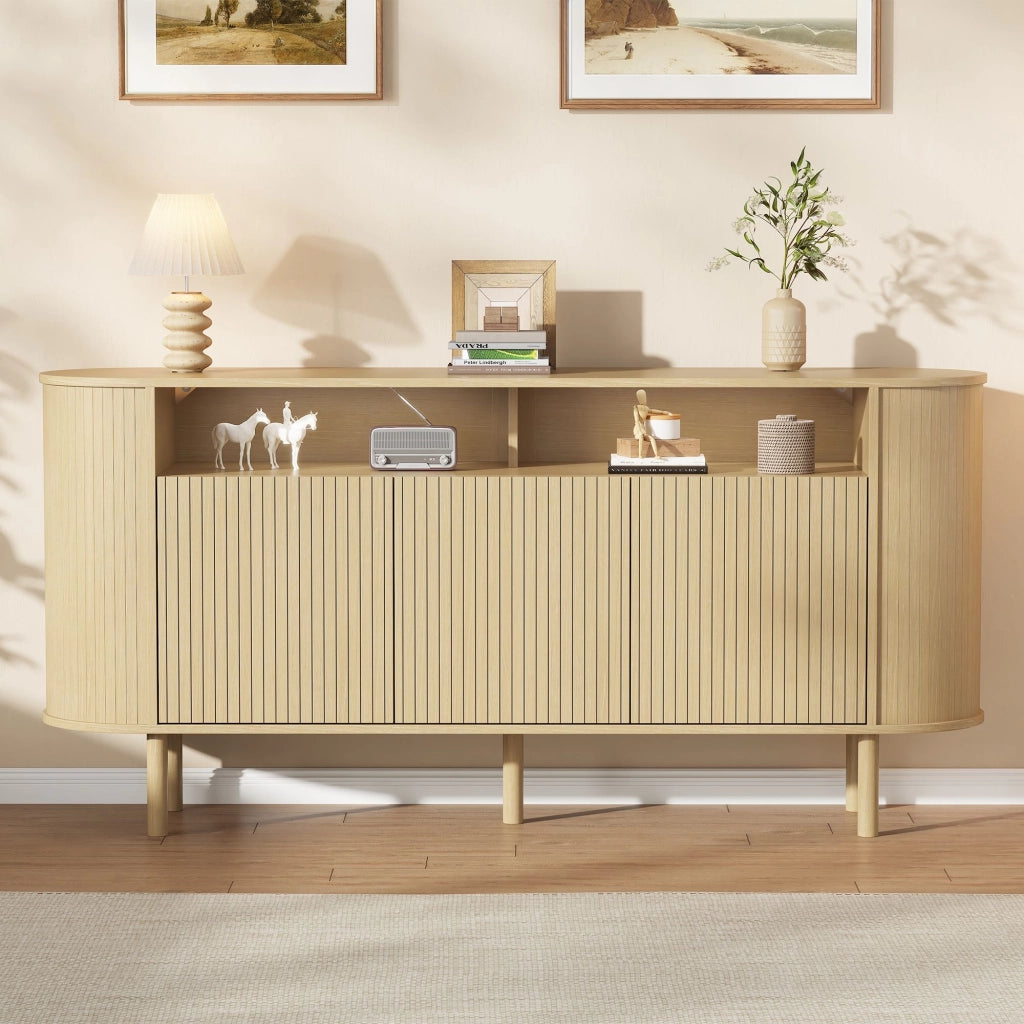 Credenza a tre ante, mobile da ingresso, ripiani a vista, gambe in legno massello, 160 x 40 x 78.5 cm, color legno naturale
