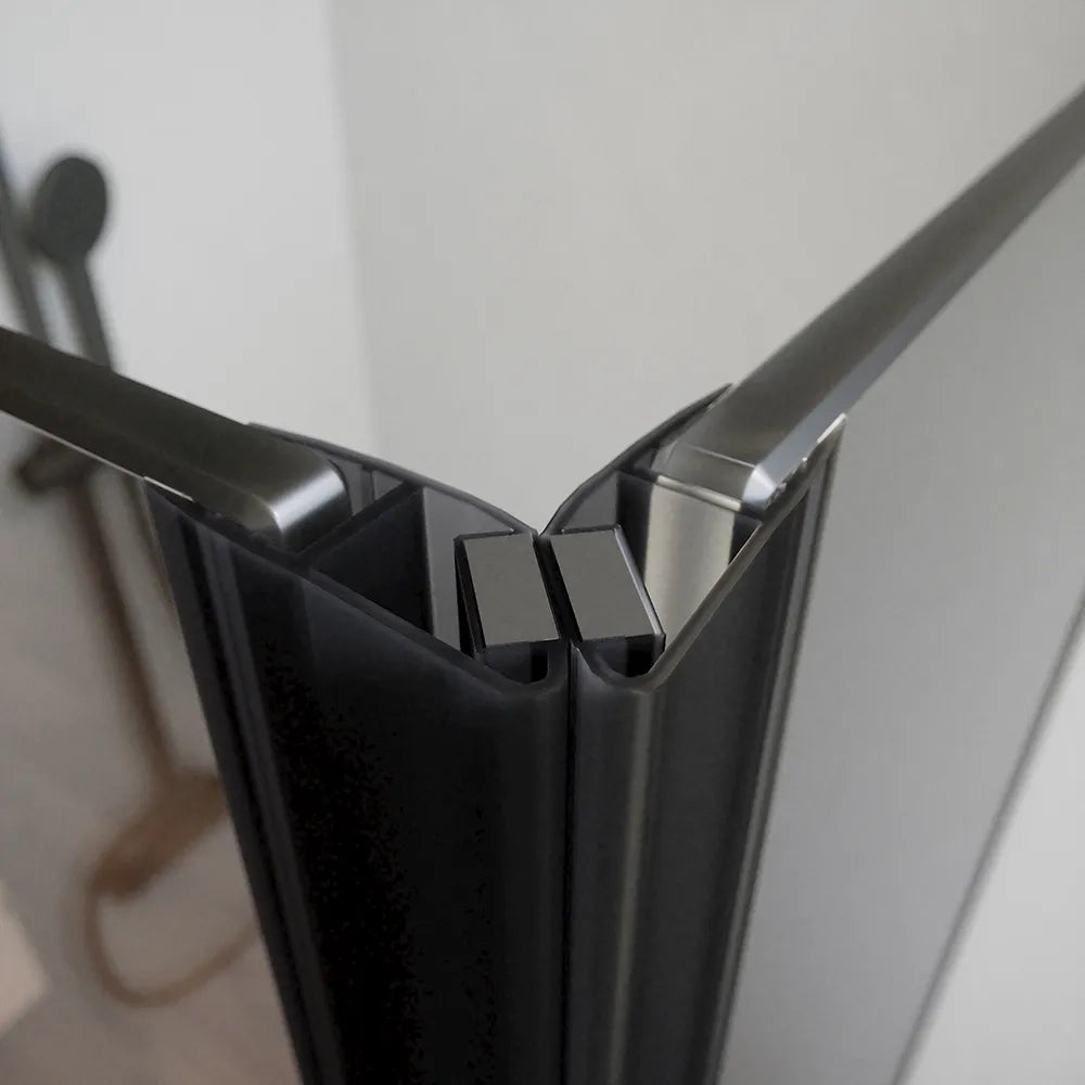 Box doccia 90x70cm con apertura a battente e parete fissa, profili nero opaco e vetro da 6mm fumè h195 | Elba
