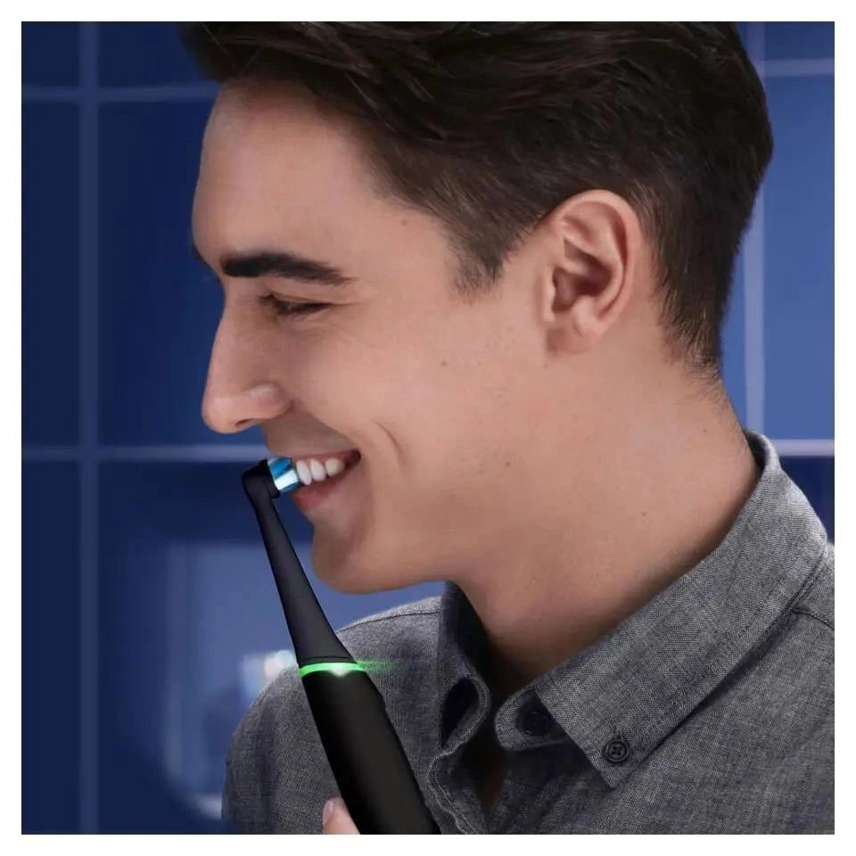 Oral-B iO Series 6 Adulto Spazzolino rotante Nero