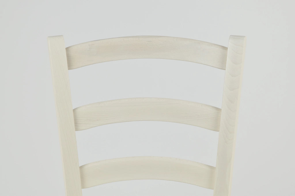 Sedia Venice Tommychairs, robusta struttura in legno di faggio verniciata in anilina bianca e seduta in paglia