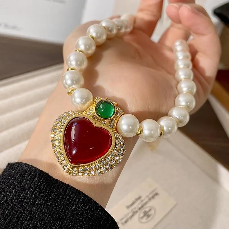 Collana con ciondolo a forma di cuore in perla di vetro vintage, realizzata a mano, regalo di Natale o compleanno.