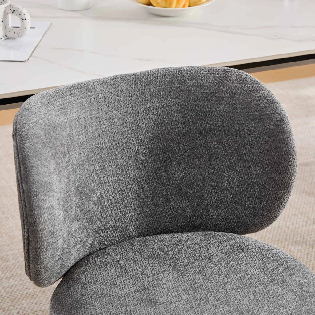 Sedie da pranzo contemporanee in ciniglia, comodo schienale curvo con morbida imbottitura, gambe in metallo color bronzo ¨C Arreda la tua cucina con co