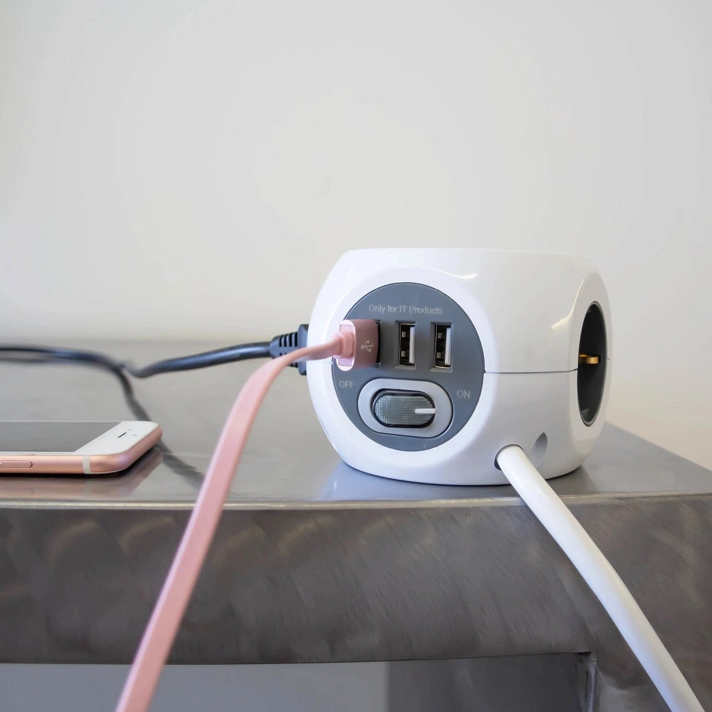 MULTIPRESA MINICUBE 3 SCHUKO 3 USB E CARICATORE