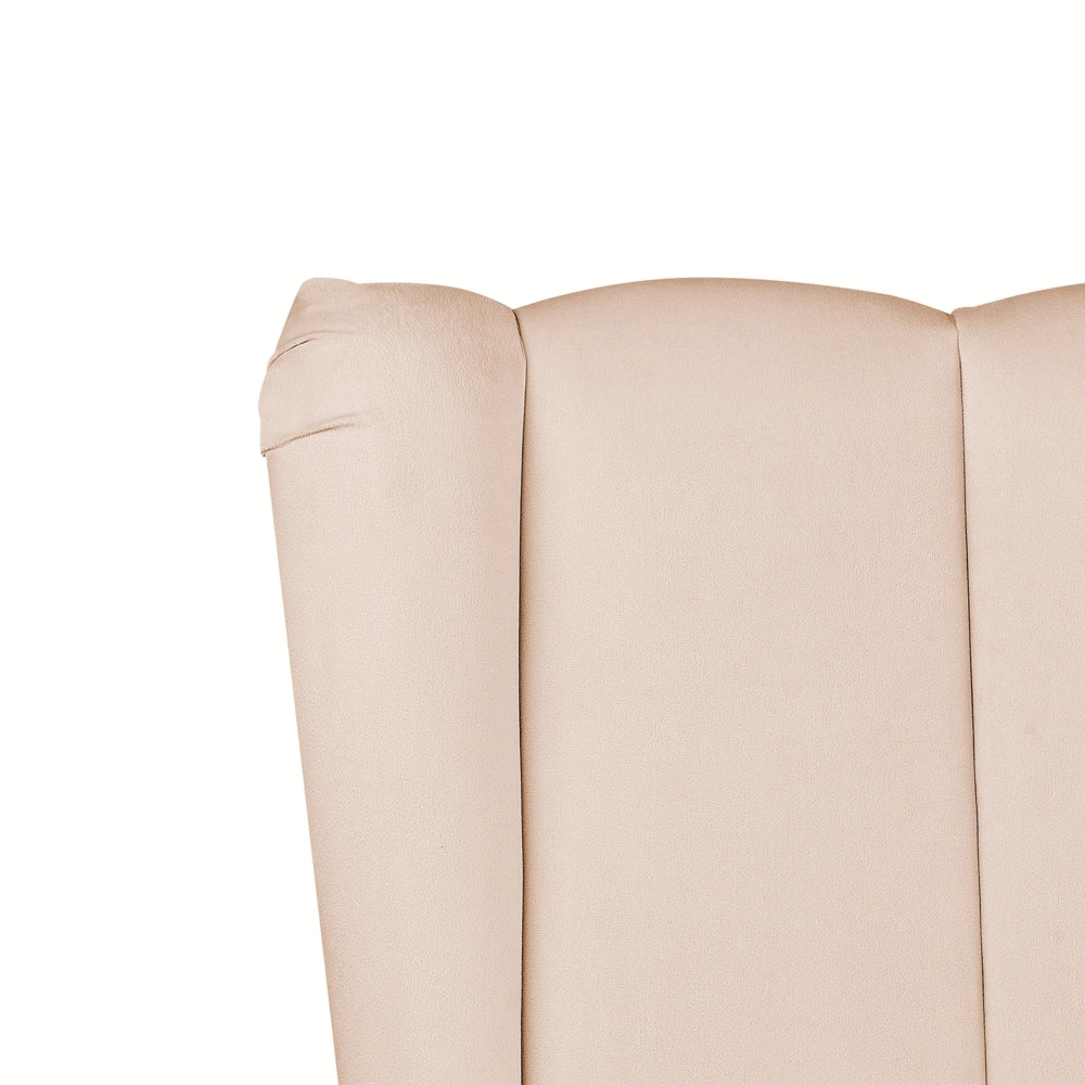 Letto in velluto beige rivestito con gambe in metallo dorato UE Dimensioni doppie 180 x 200 cm con testata con porta USB Camera da letto moderna e glam.
