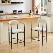 Set da 2 sgabelli da bar con braccioli, struttura in metallo nero e seduta in tessuto beige