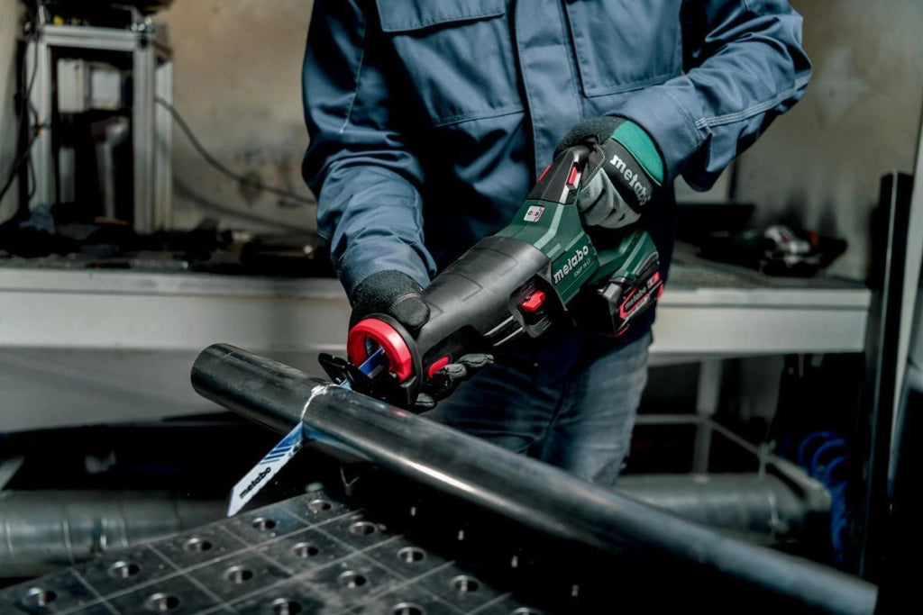 Metabo 601616840 SSEP 18 LT Sega Diritta a Batteria 18V 0 3000 corse min Lama 32 mm colore Nero Verde