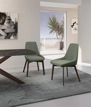 Sedia Vera da pranzo con seduta e schienale in tessuto verde e struttura in legno massello di noce - Design classico contemporaneo