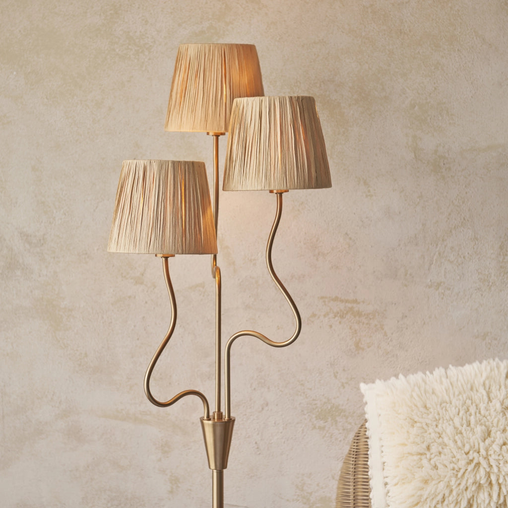 Lampada da terra Wriggle boho ottone e rafia 3 luci E14