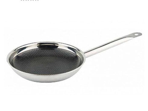 ILSA ILS600M26 Ax Active Inox Padella Professionale 26 cm Triplo Strato Acciaio Inox 18-10 Antiaderente Blackcube Induzione Gas Elettrico Vetroceramica Forno 260°C Lavabile in Lavastoviglie colore Nero