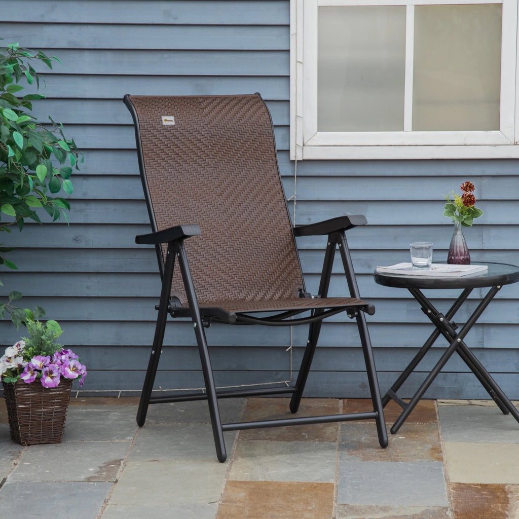 Sedia pieghevole con braccioli schienale regolabile in 7 posizioni realizzata in polyrattan per giardino e patio.