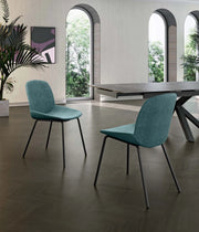 Sedia da pranzo Eva con seduta rivestita in tessuto acquamarina e struttura in polipropilene - Base in metallo nero - Dimensioni 46x57x80 cm