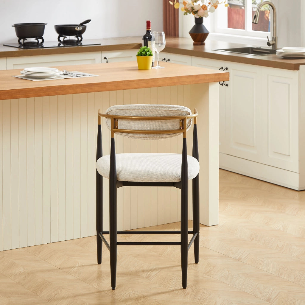Set da 2 sgabelli da bar con braccioli, struttura in metallo nero e seduta in tessuto beige