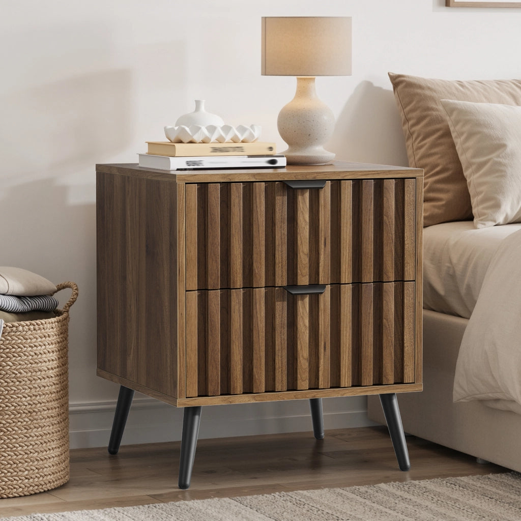 Comodino con 2 cassetti e ripiano; design incassato - per camera da letto - in MDF - 45×40×53 cm - noce