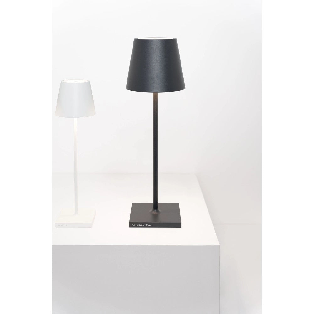 Zafferano Lampada a led da tavolo Poldina L Desk Bianca ricaricabile e dimmerabile con batteria fino a 12 ore