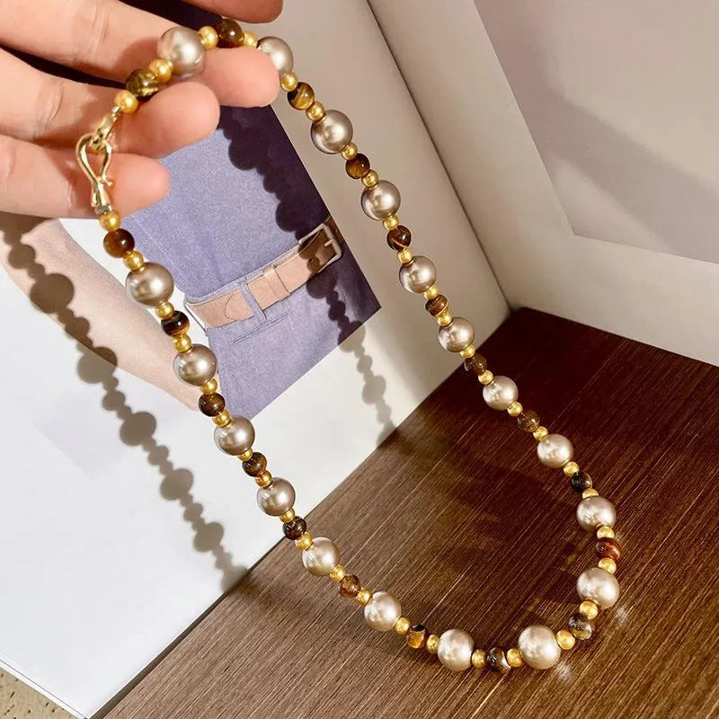 Collana fatta a mano con perle e pietre naturali di colori misti, regalo di Natale o di compleanno.