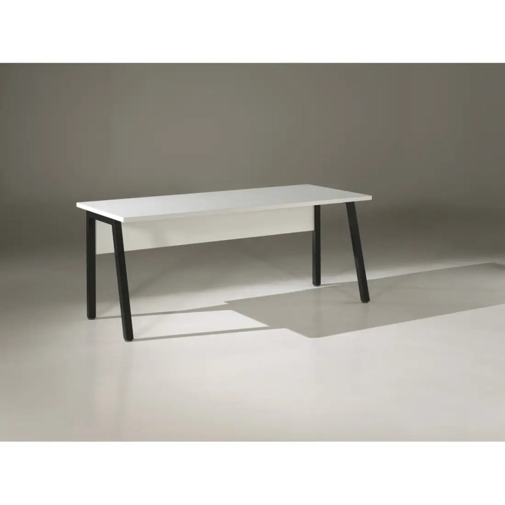 Scrivania professionale retta 150cm – Collezione SOON – Colori Bianco Opaco e Nero