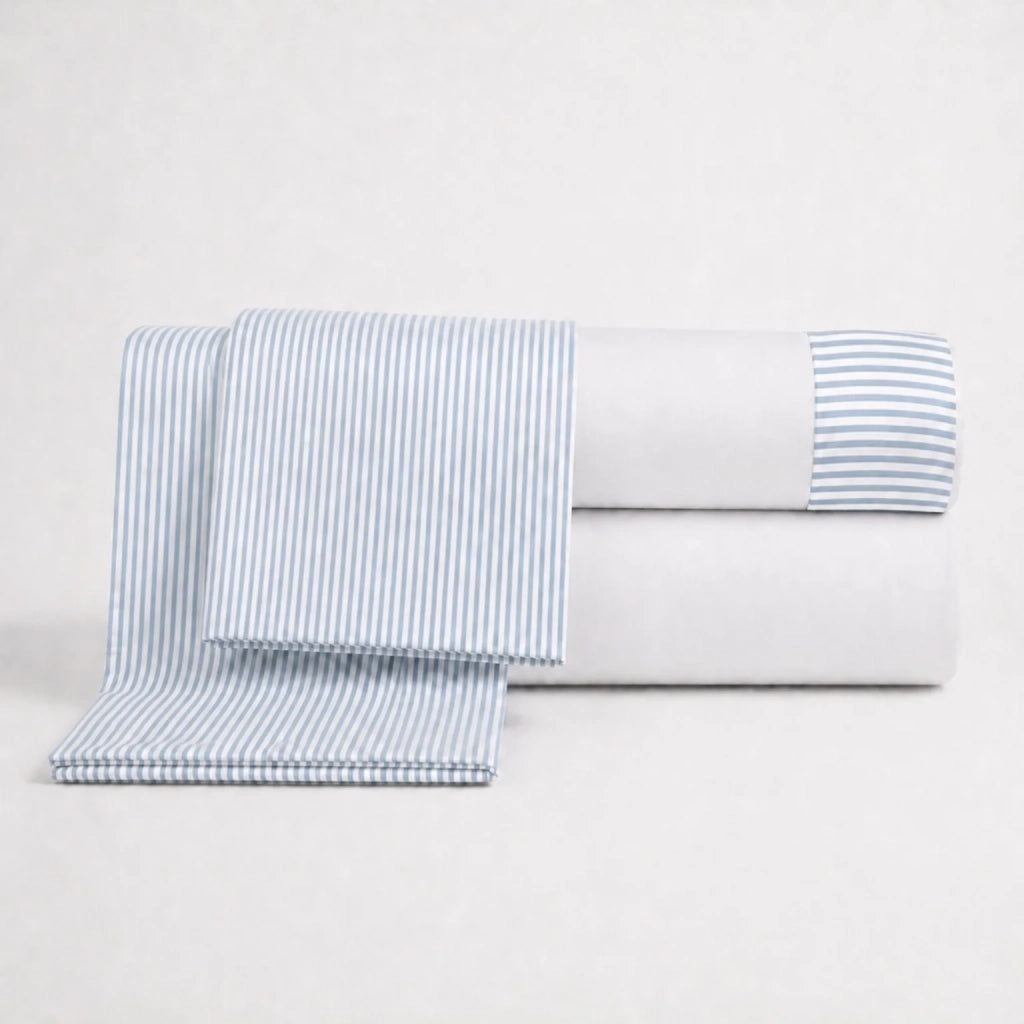 Set Lenzuola Letto Una Piazza e Mezza in Puro Cotone | Completo Letto 1 Piazza e Mezza | Lenzuolo con angoli, Lenzuolo Piano e 1 Federa | Lenzuola in Cotone con Balza a Righe Celeste