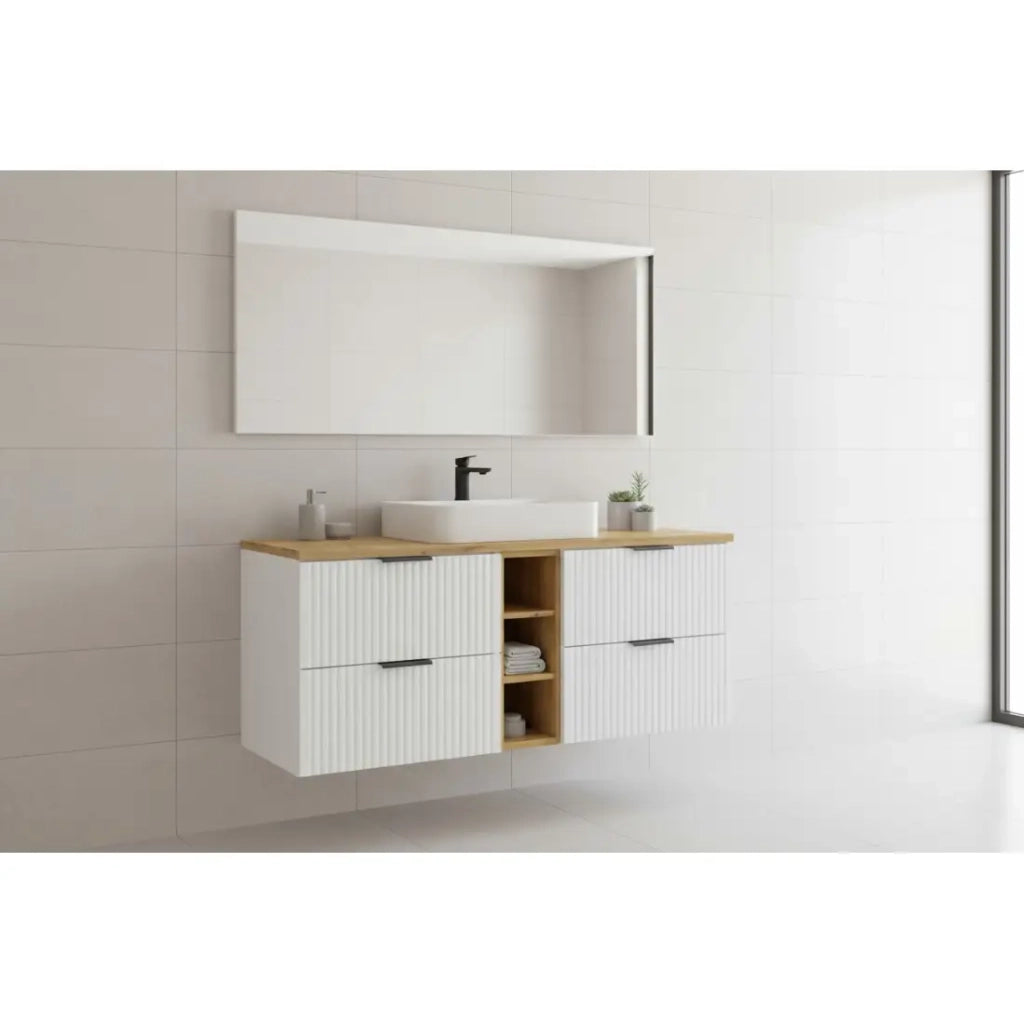 Set da bagno NOXERA 140 cm - Mobile sottolavabo sospeso bianco alpino con piano per lavabo in rovere e nicchie aperte