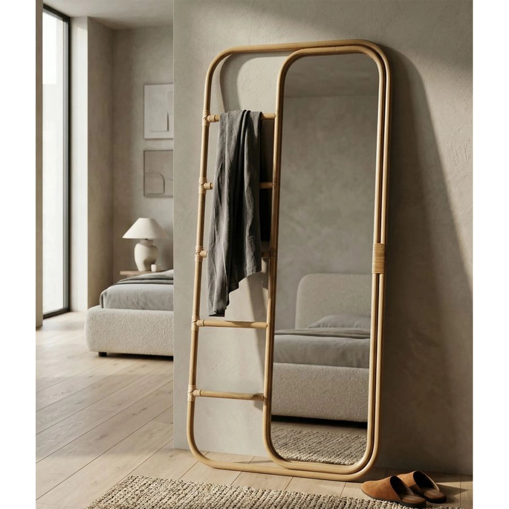 Specchio da terra Panama con cornice in ferro e rattan boho