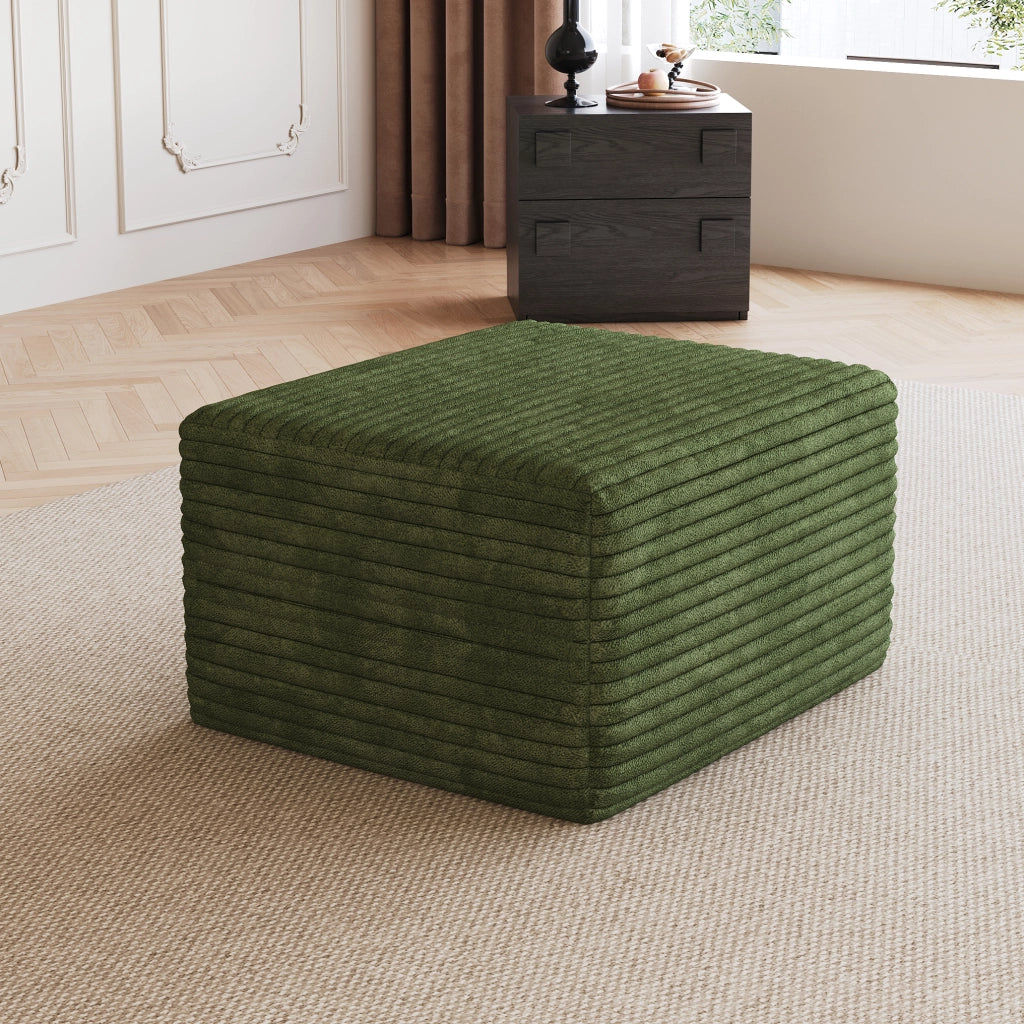 Poltrona pouf con seduta in schiuma ad alta elasticità e rivestimento in tessuto a coste verde
