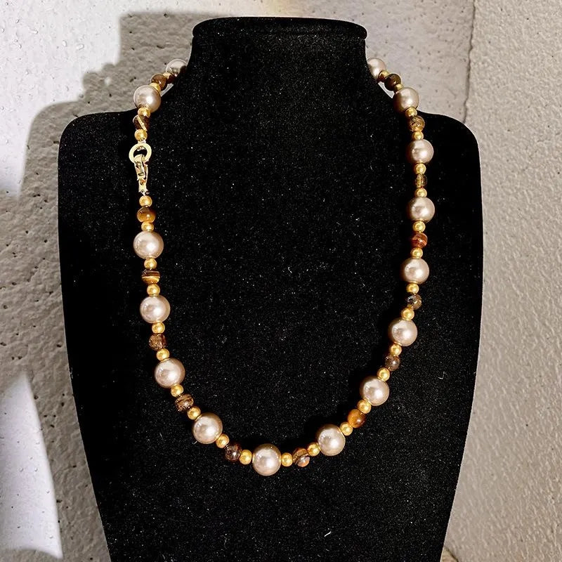 Collana fatta a mano con perle e pietre naturali di colori misti, regalo di Natale o di compleanno.