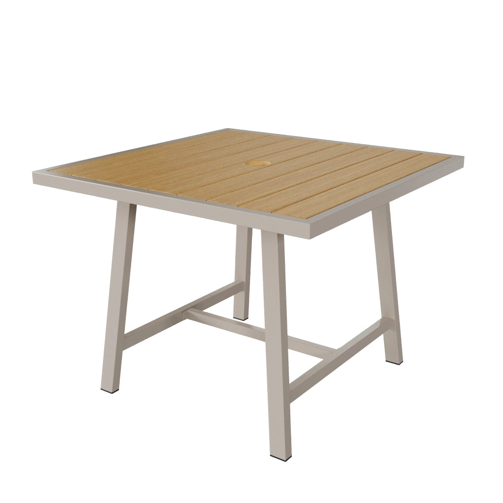 Set pranzo giardino 4 persone: 1 tavolo + 4 sedie; acciaio zincato; legno-plastica; design corda; kaki/beige