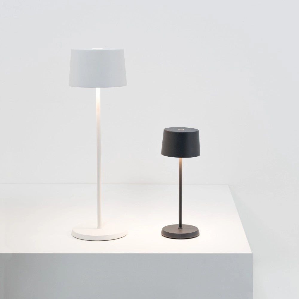 Zafferano Olivia Pro Micro Lampada a led da tavolo Bianca ricaricabile e dimmerabile