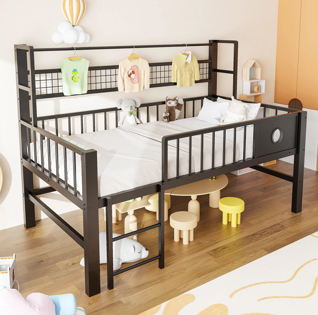 Letto a soppalco basso 90x200 cm in metallo nero con sponde di sicurezza e spazio contenitivo