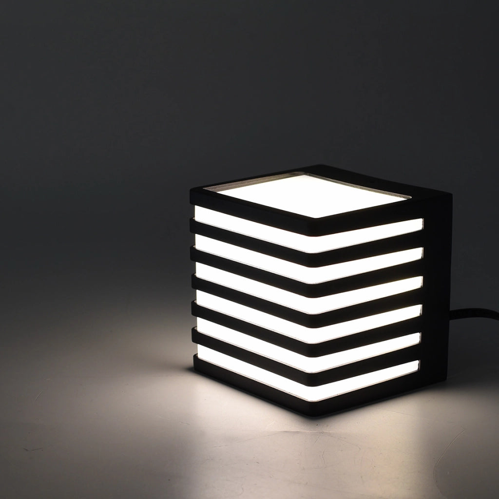 APPLIQUE LED CUBO IN ALLUMINIO NERO E PVC BIANCO LUCE NATURALE 4000K ILLUMINAZIONE MODERNA DA ESTERNO IP54 - DESIGN INNOVATIVO