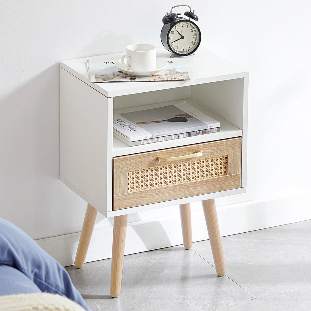 TAVOLINO con cassetto in MDF e rattan, gambe in legno massello, bianco/naturale