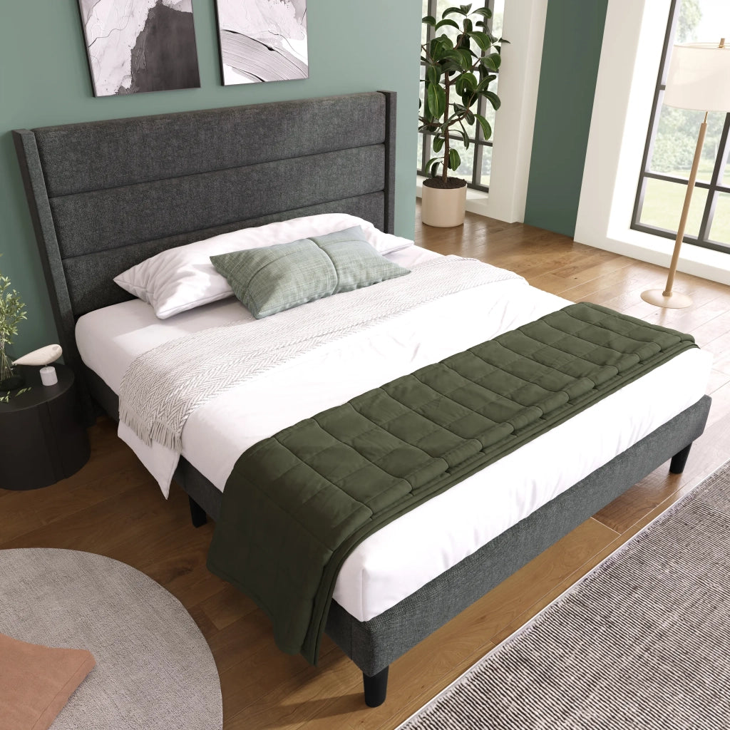 Letto matrimoniale imbottito 140x200 cm con testiera e rete a doghe; tessuto grigio scuro