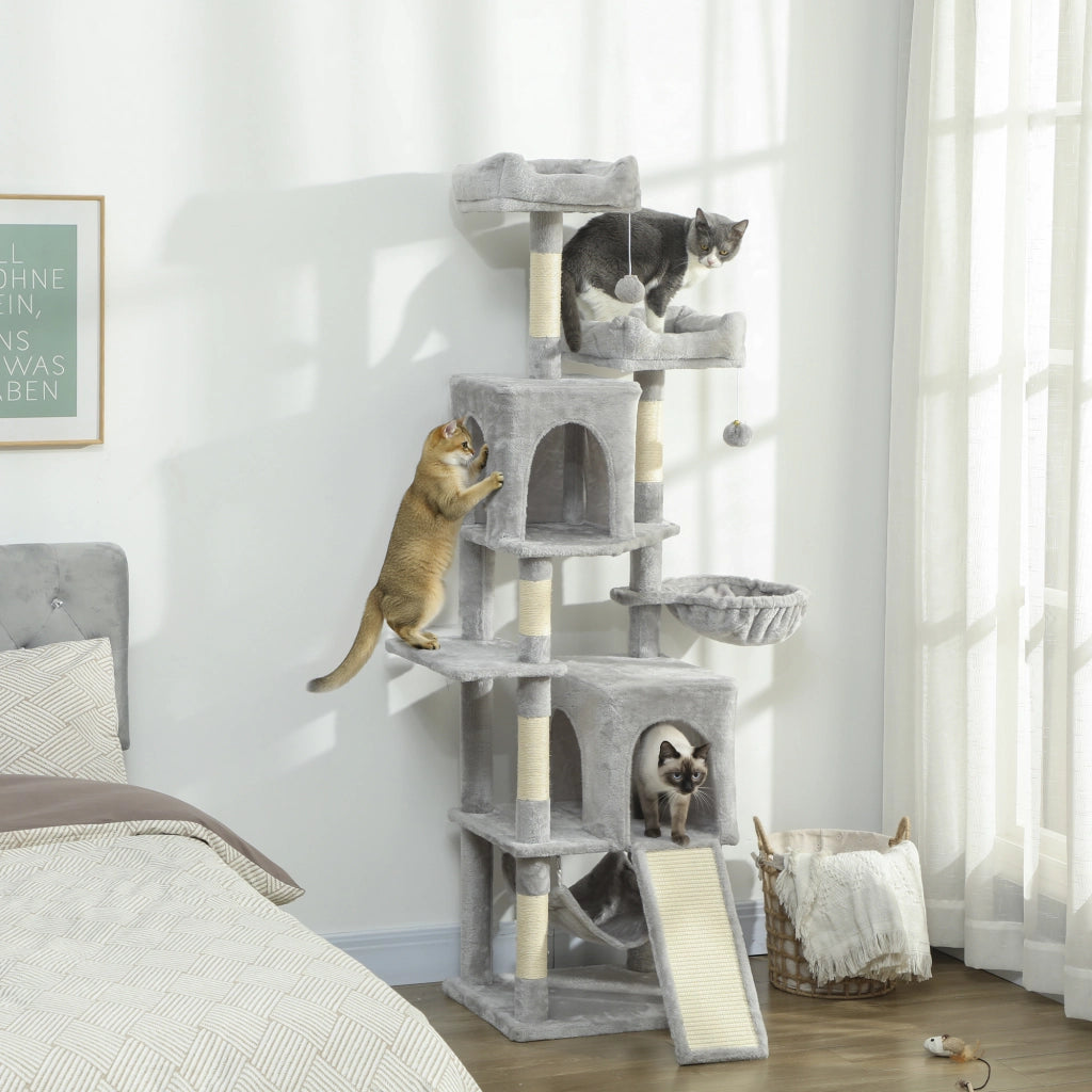 Albero Tiragraffi per Gatti con 2 Casette e Lettini ¨C Minimal ¨C Grigio Chiaro e Beige 48x40x177 cm