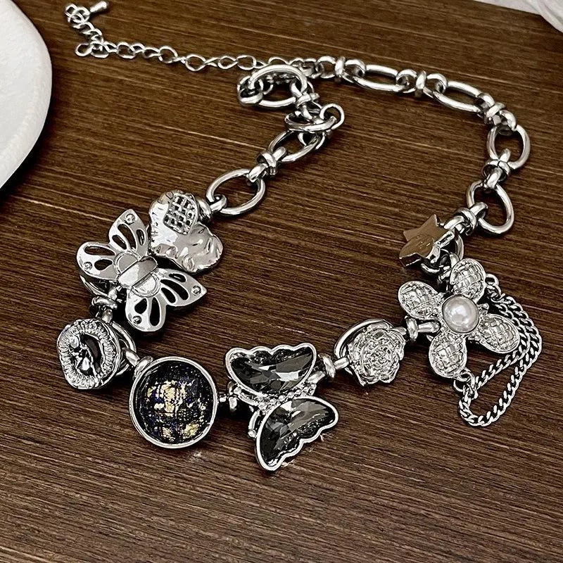 Collana con farfalla di cristallo fatta a mano, bottone retr¨°, nuova catena per clavicola, regalo di Natale o compleanno.