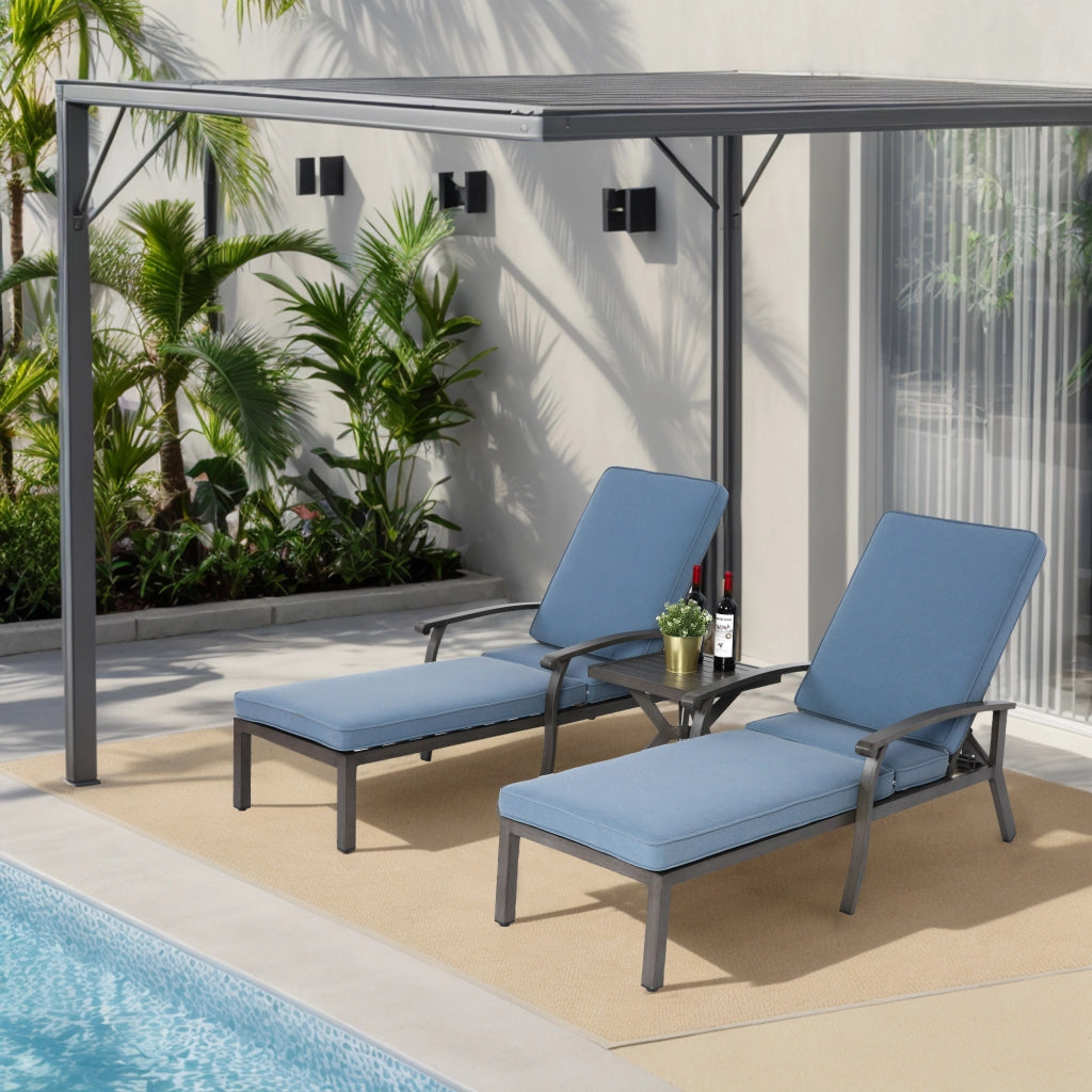 Sedia lounge da esterno in alluminio con cuscino blu, schienale reclinabile a 5 posizioni