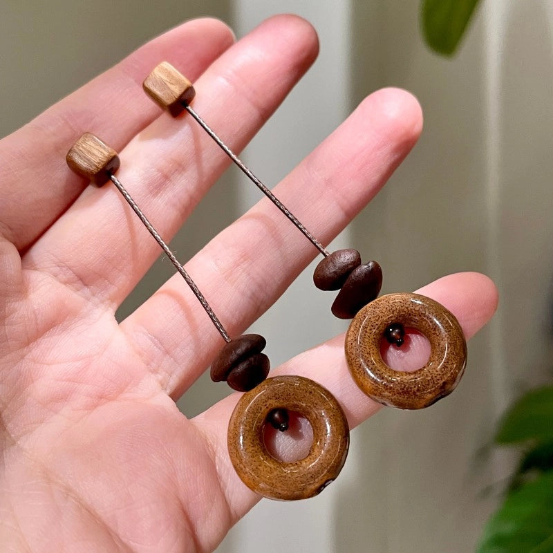 Orecchini a forma di pesce in stile retr¨° per donna, stile antico, stile etnico, orecchini a perno in legno ispirati allo Zen, orecchini dal design di nicchia.