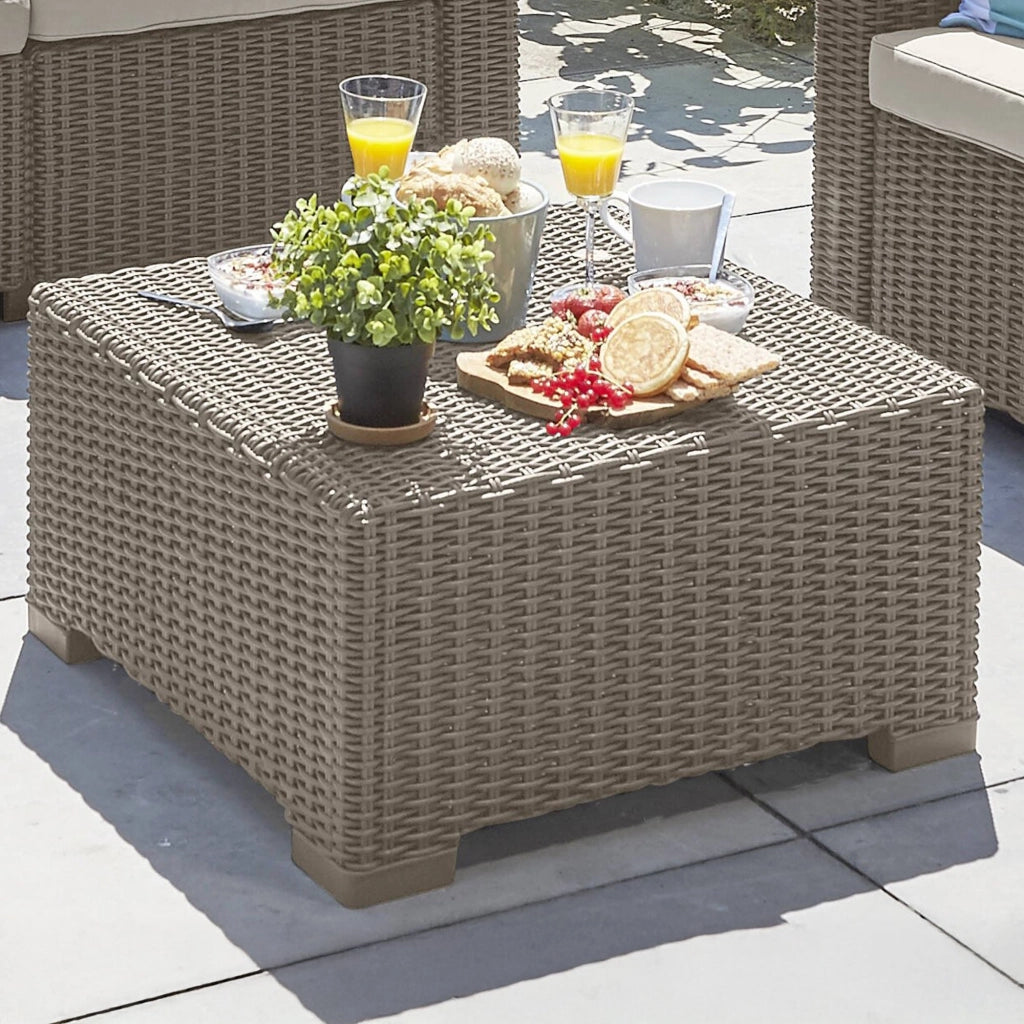 Tavolino da esterno Parksville, Tavolo basso da giardino, Mobiletto outdoor multiuso, Mensola multifunzione, 68x68 h35 cm, Tortora