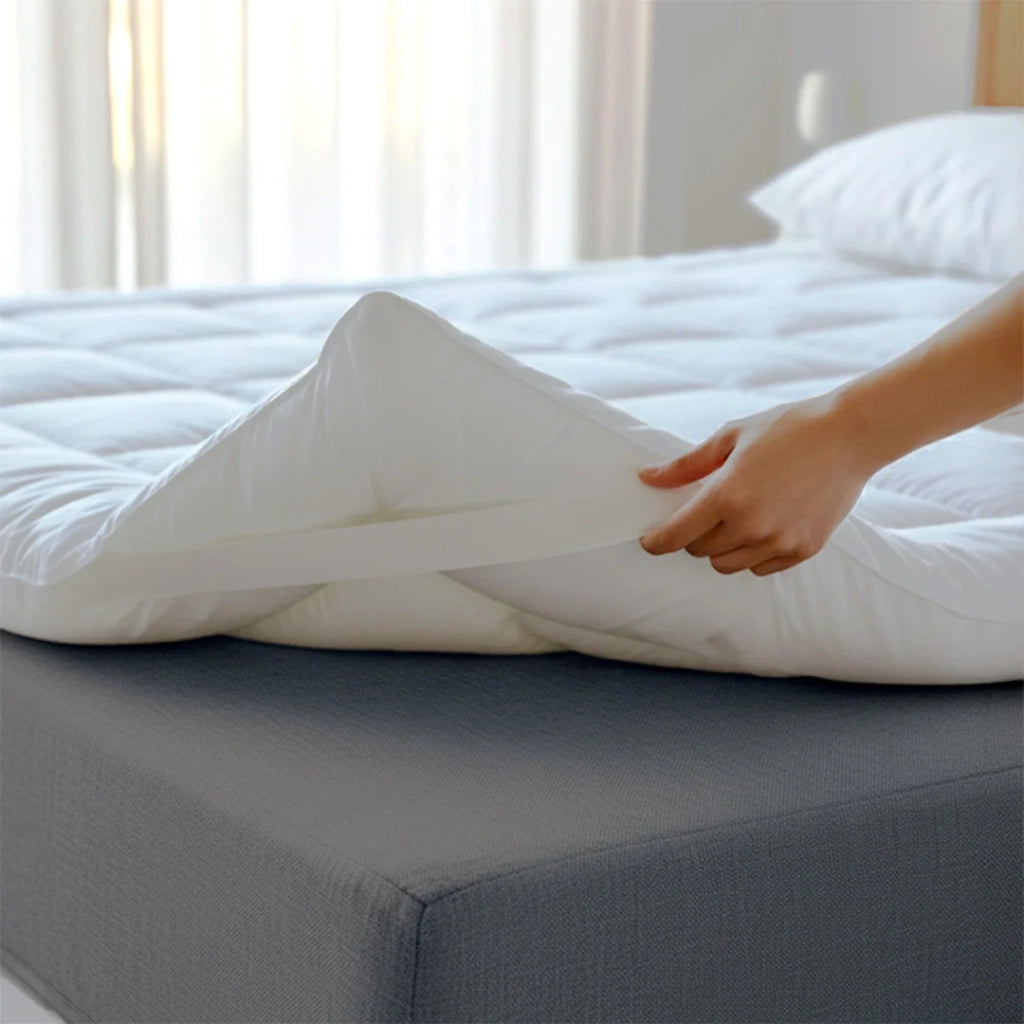 Topper 140x190 cm con Imbottitura in Ovatta da 1000 gr/m² | Coprimaterasso Extra Comfort con Camera d'Aria Traspirante Incorporata