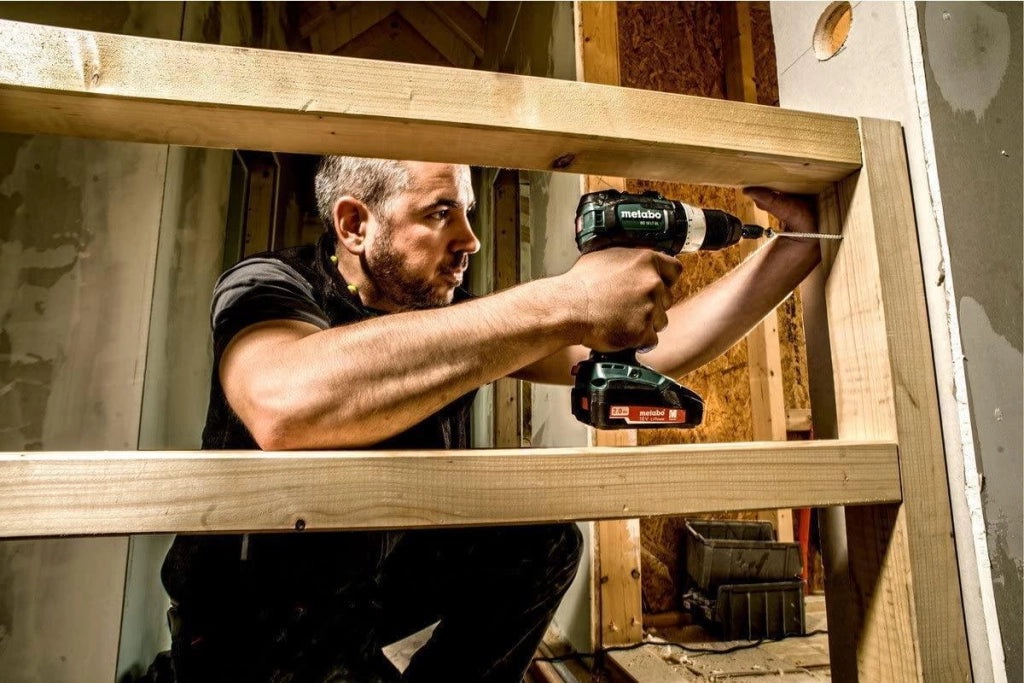 Metabo 602325840 BS 18 LT BL Trapano avvitatore a batteria brushless 18 V con luce di lavoro e metaBOX 145 colore Nero