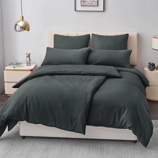 Set di coperte da letto 4 pezzi, composto da 2 coperte da letto 135 x 200 cm e 2 coperte per cuscini 40 x 80 cm.